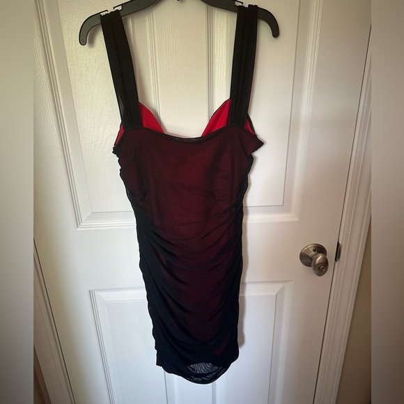 Black and Red Ruched Mini Dress Sweetheart Neckline - Picture 4 of 6